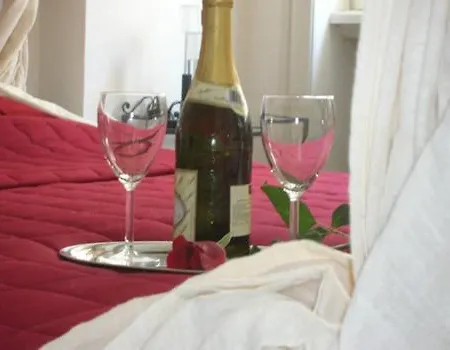 Ideal Bed and breakfast 3*